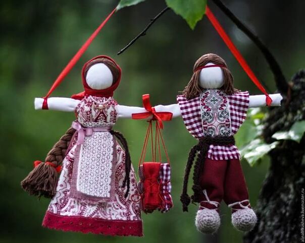 娃娃，由织物独立缝制，将保护您免受疾病和逆境的侵害